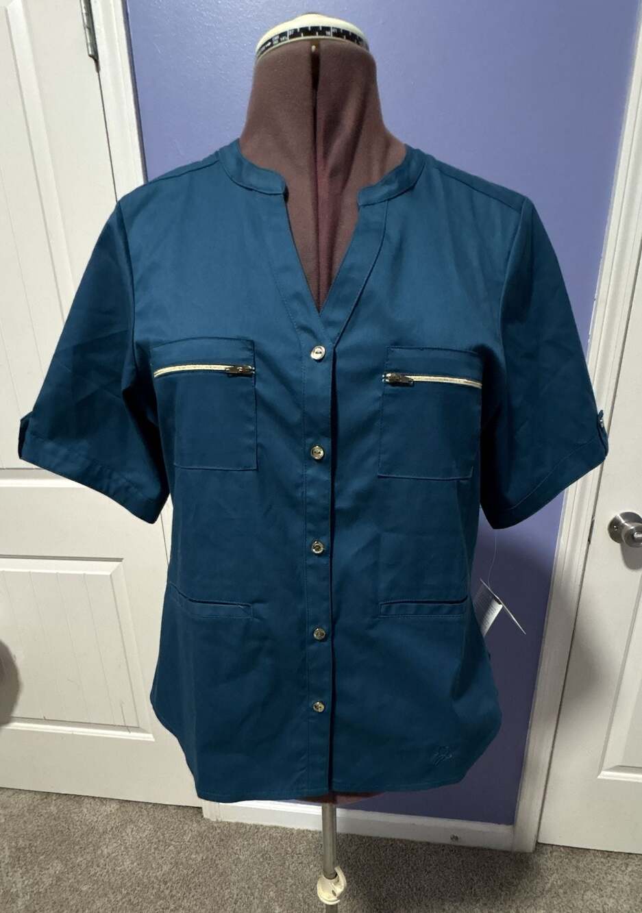 Jaanuu Teal V-Neck Zipper Pocket Scrub Top Size L